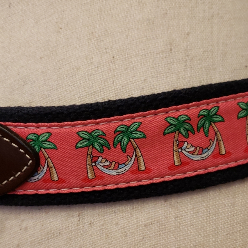 Vineyard Vines Santa belt - sz 30 -  NWOT